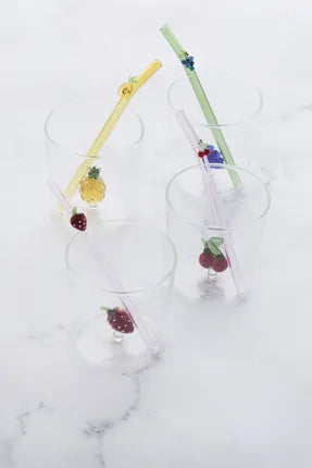 Point Virgule  Glas met aardbei en strootje