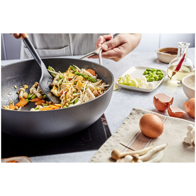 Demeyere  Alu Plus 3 wok duraslide antikleef 28cm -40% - Oosterlinck Home