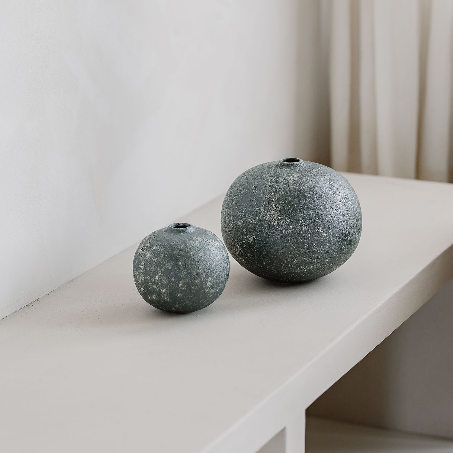 Salt&Pepper  Bullet vaas bol groen - Oosterlinck Home