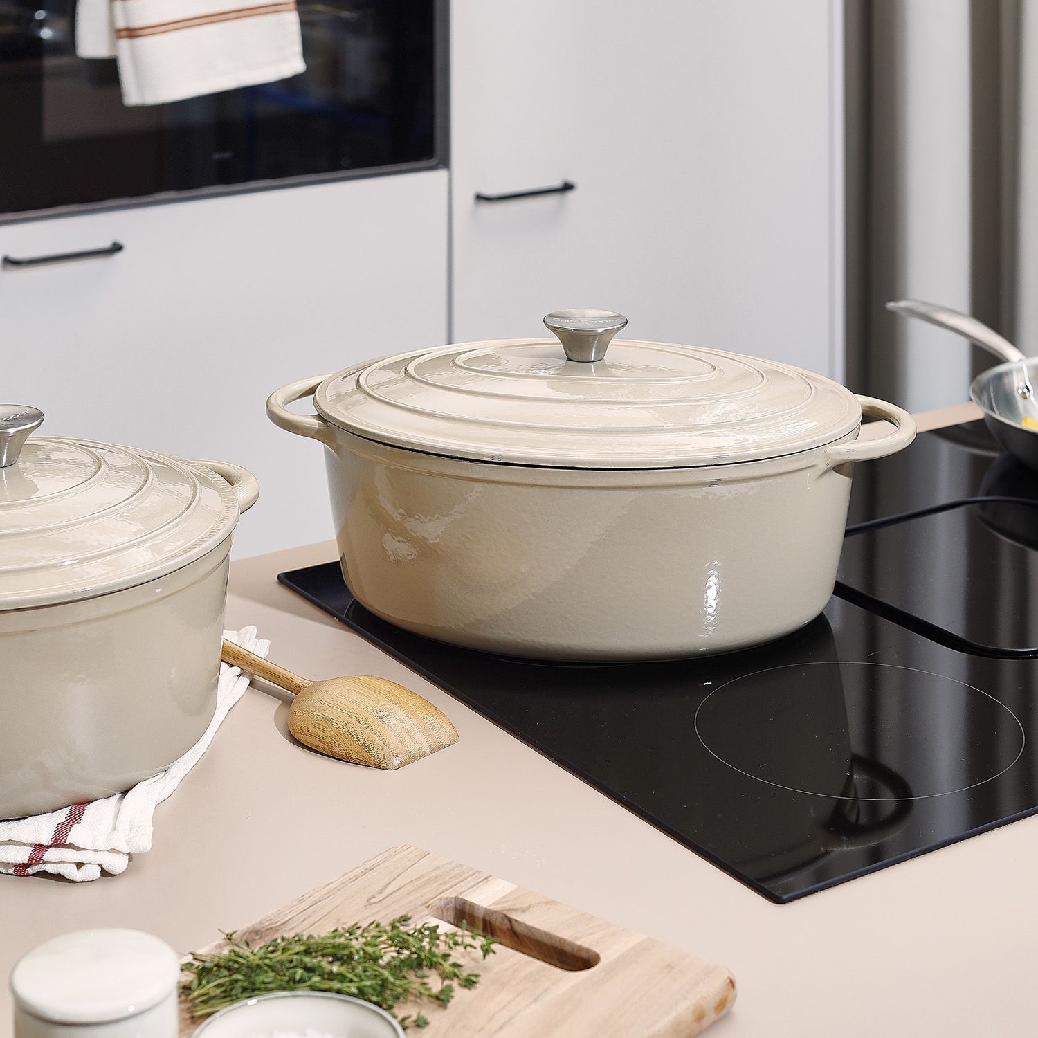 Salt&Pepper Ferno gietijzer stoofpot ovaal 41cm beige