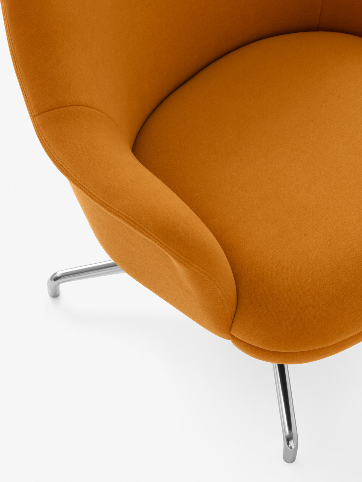 &Tradition Rely Lounge HW139 Swivel