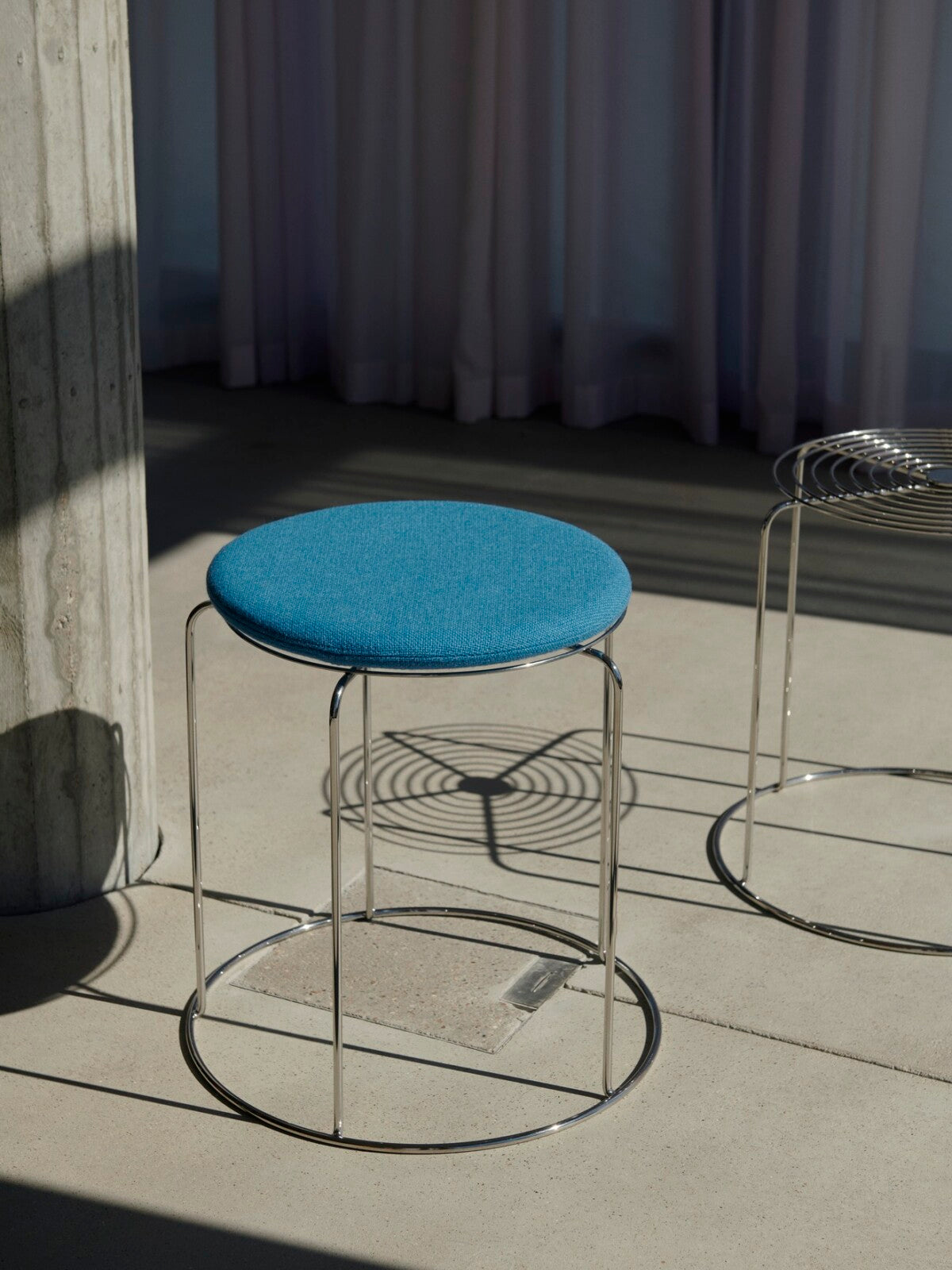 &Tradition  Wire Stool Verner Panton