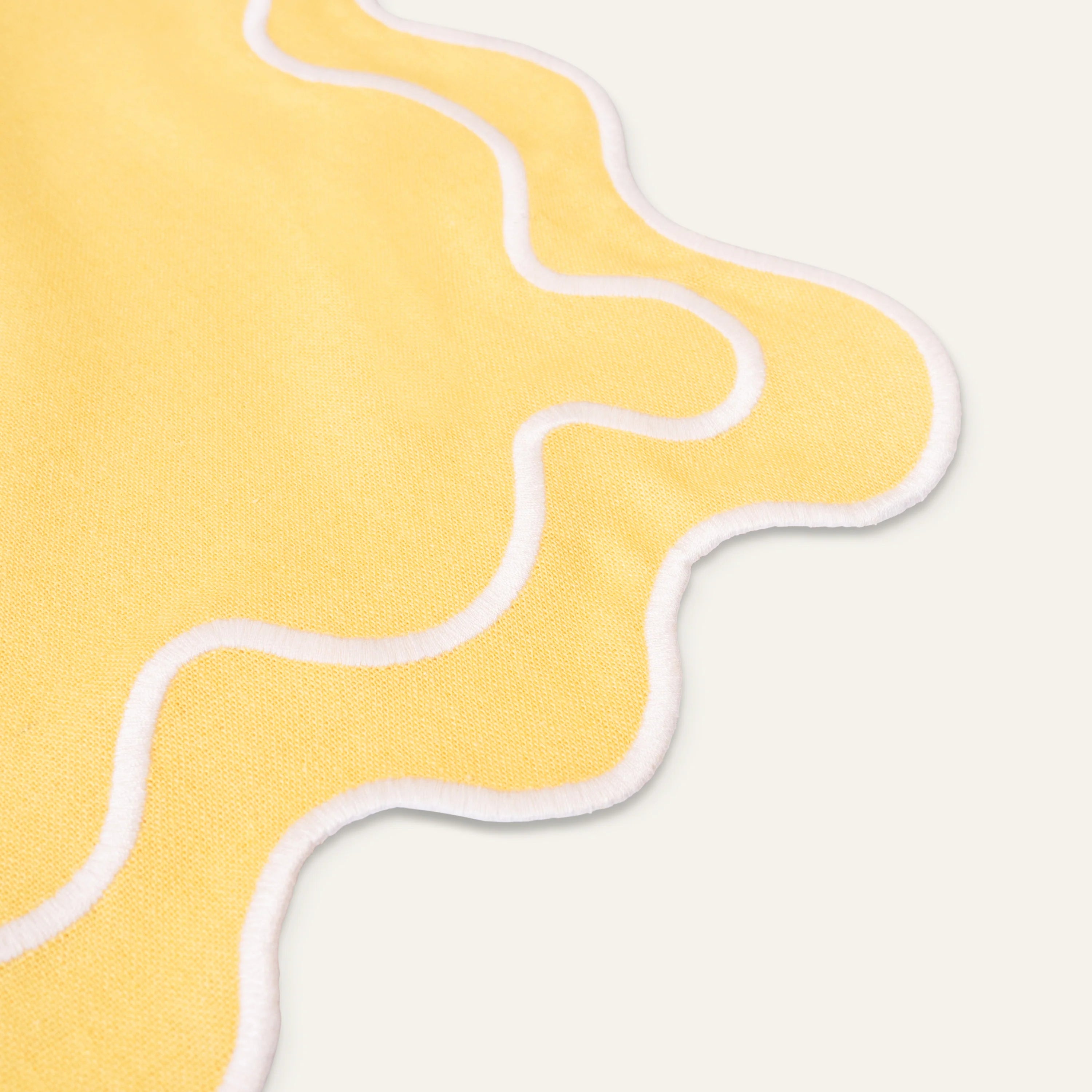 Kulu Club   Linnen placemats wavy geel-wit / set van 2