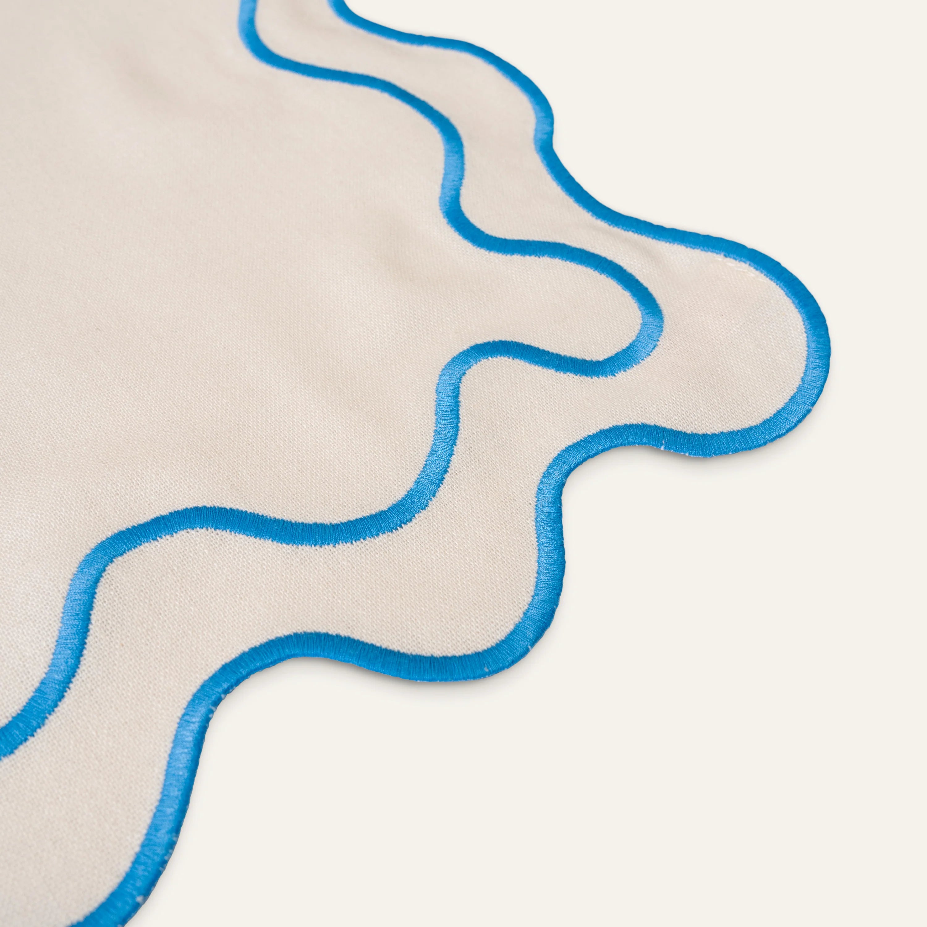 Kulu Club   Linnen placemats wavy beige / blauw - set van 2