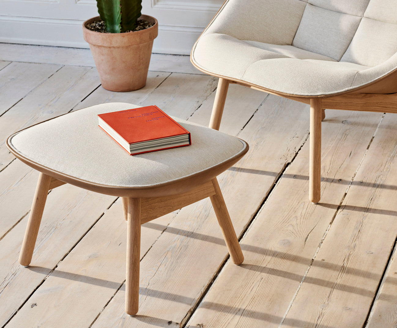 Hay - Uchiwa ottoman - Flamiber sand/ Remix 223 - Oosterlinck