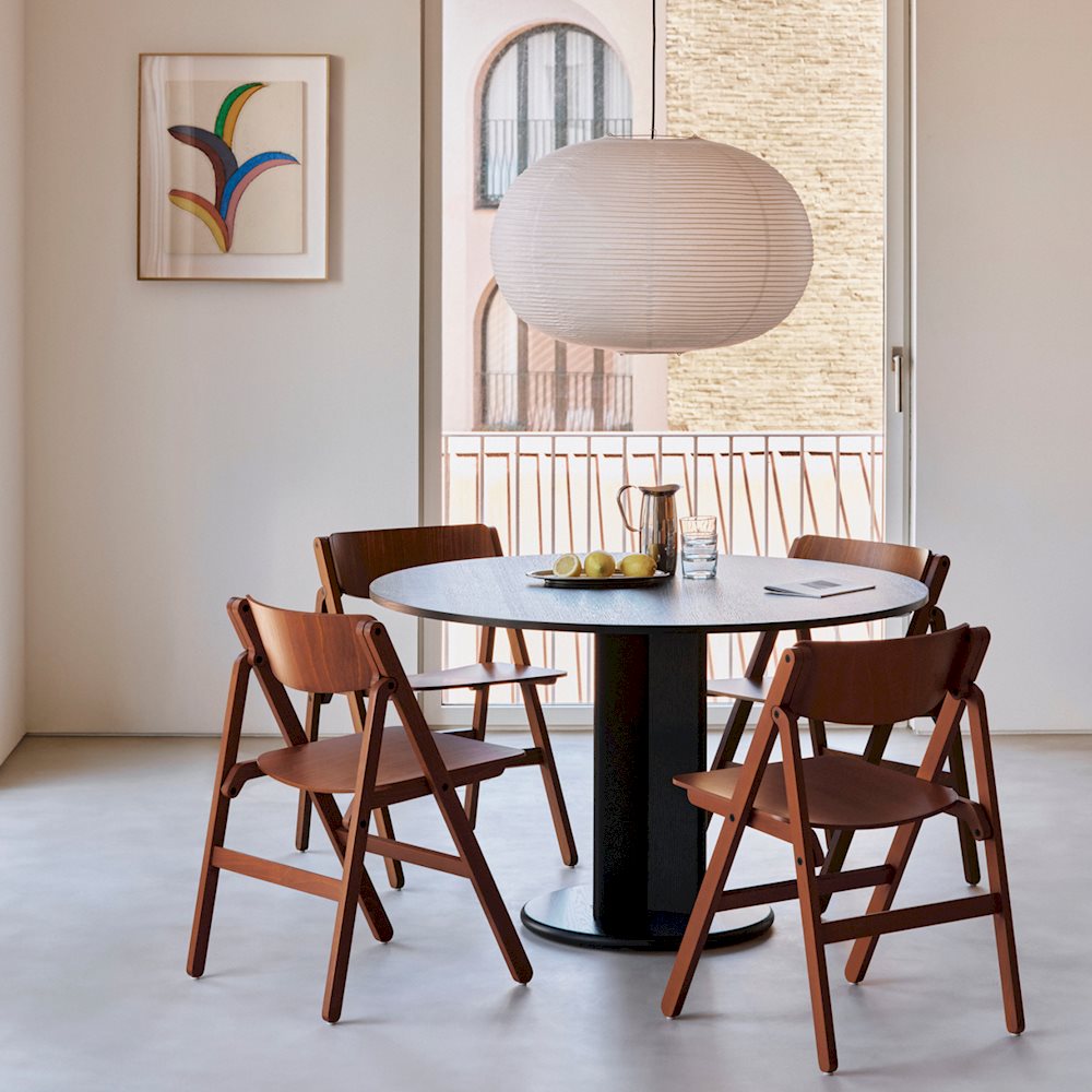 Hay  Chisel 29 ronde tafel met centrale poot
