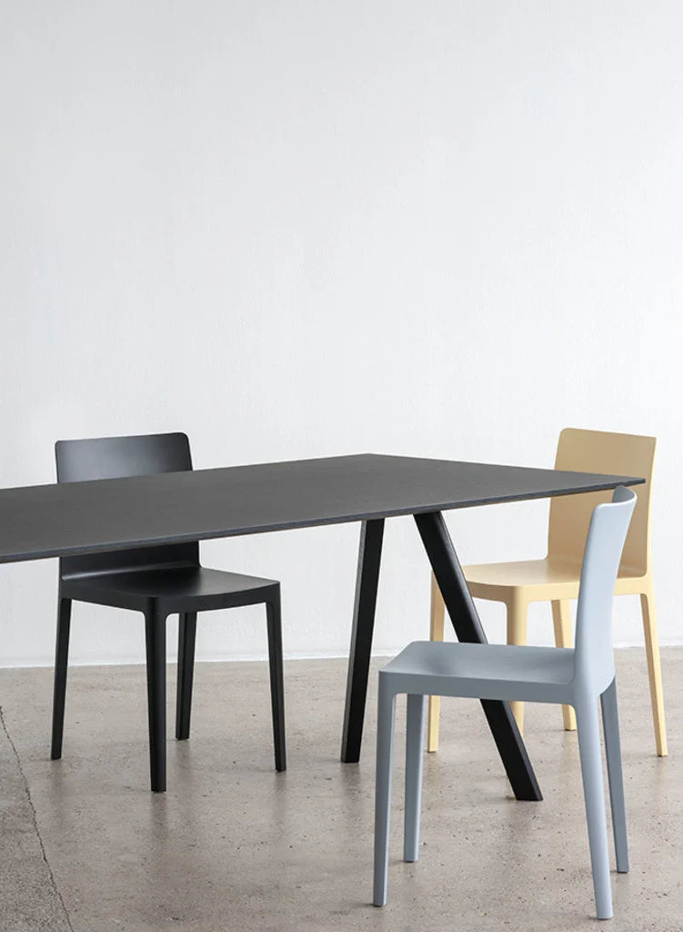 HAY   Cph30 tafel zwart gelakt eik 250cm / -70%