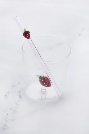 Point Virgule  Glas met aardbei en strootje