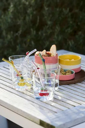 Point Virgule  Glas met ananas en strootje