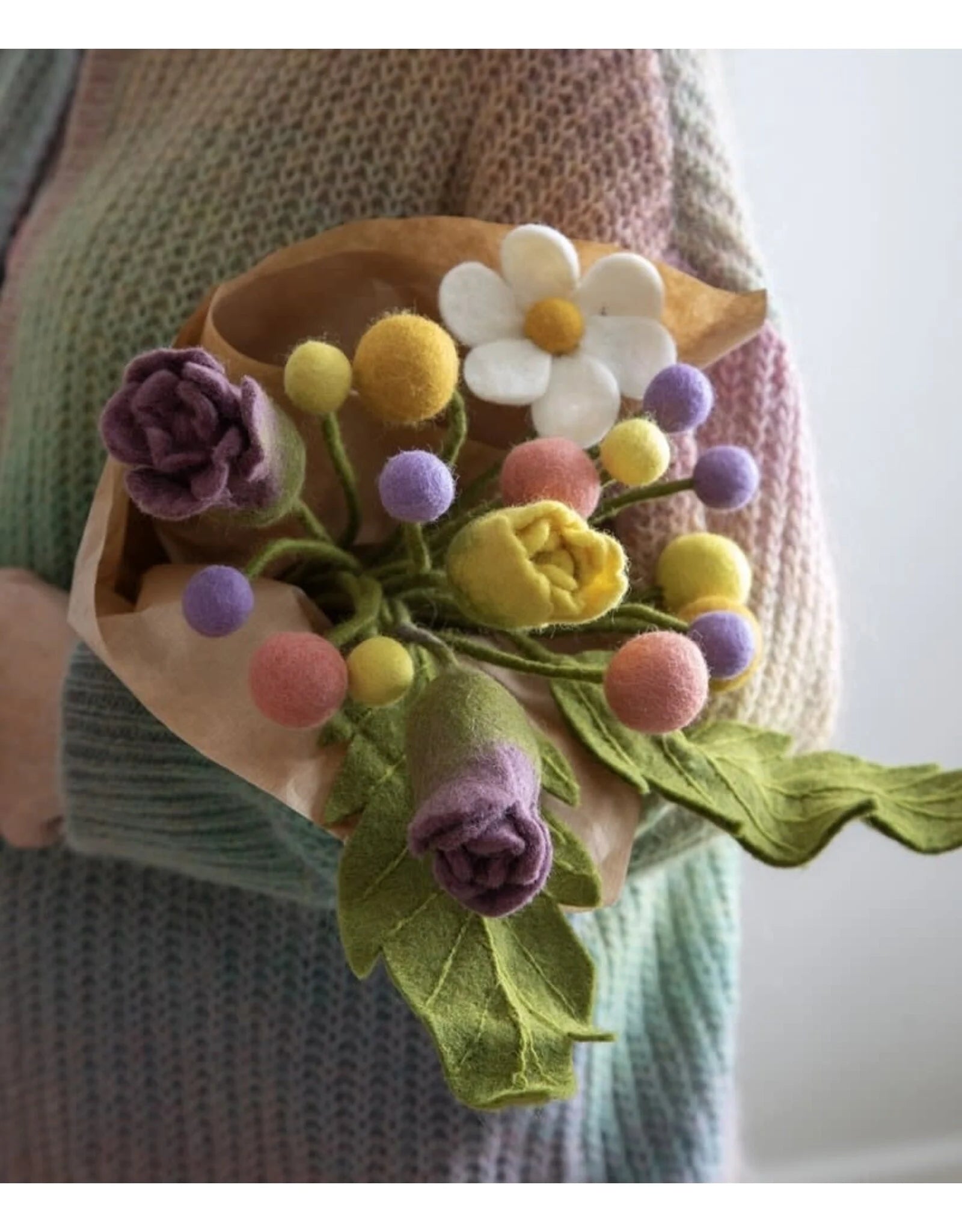 Gry & Sif   Flower bolletje vilt - 2 maten - Oosterlinck Home