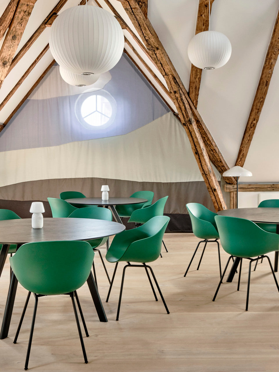 HAY - About a Chair AAC 226 - onderstel zwart gepoederlakt staal - diverse kleuren - Oosterlinck