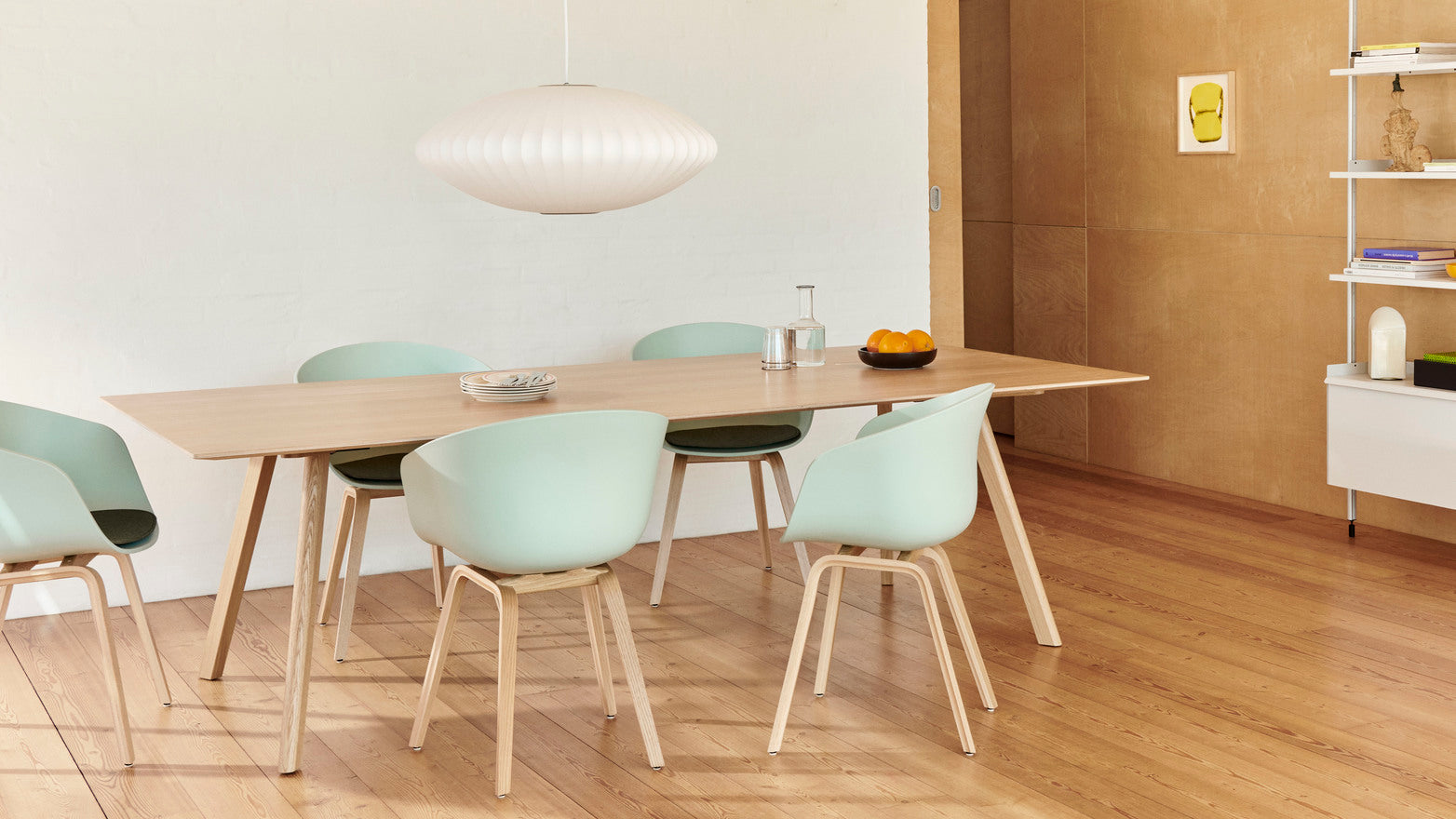 HAY - About a chair AAC22 - onderstel helder gelakt eik - diverse kleuren - Oosterlinck