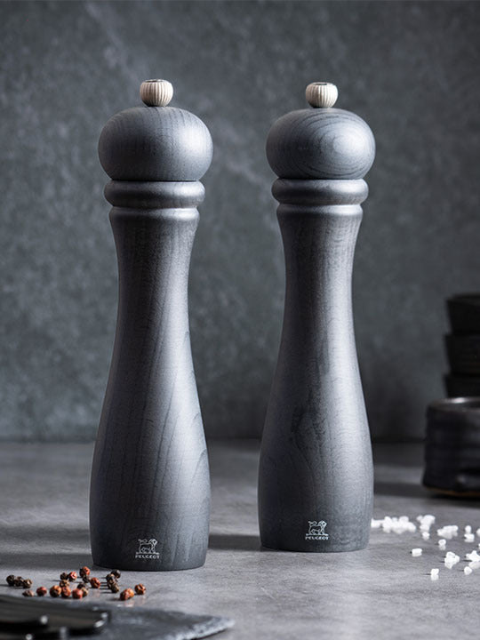 Peugeot Checkmate peper- of zoutmolen uit hout, zwart, 30 cm - Oosterlinck
