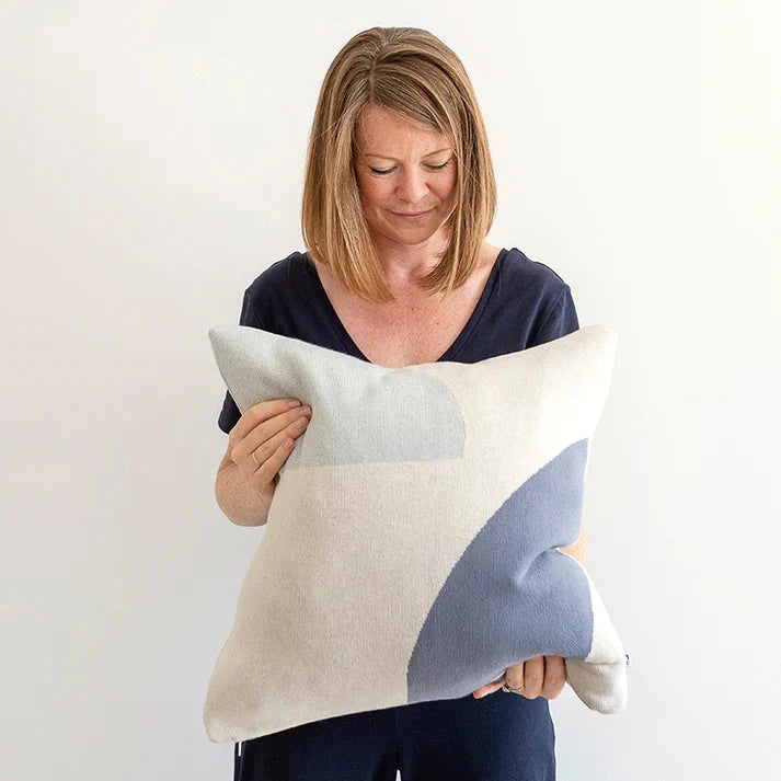 Sophie Home - Kussen Form blue-aqua ( cover + vulling) - Oosterlinck