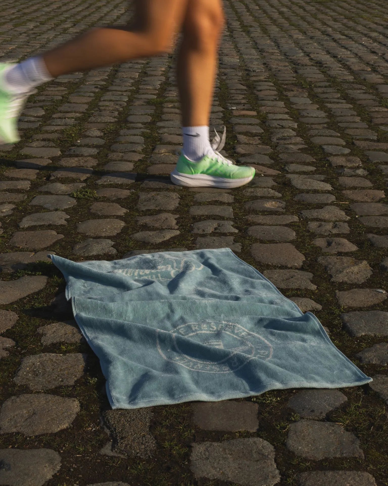 Place Réservée   Sporthanddoek CLUB - Oosterlinck Home