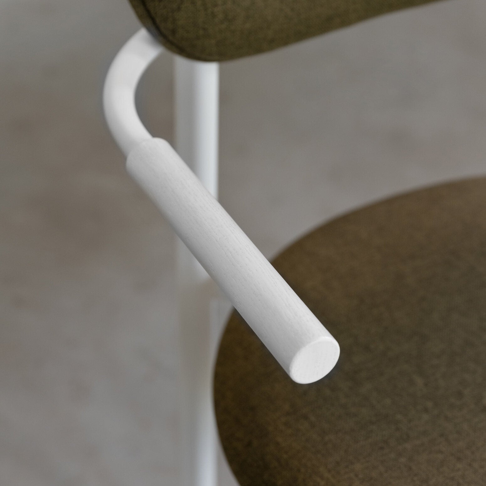 Studio Henk - Oblique chair armleuning, beklede rug en wit frame - diverse stoffen - Oosterlinck