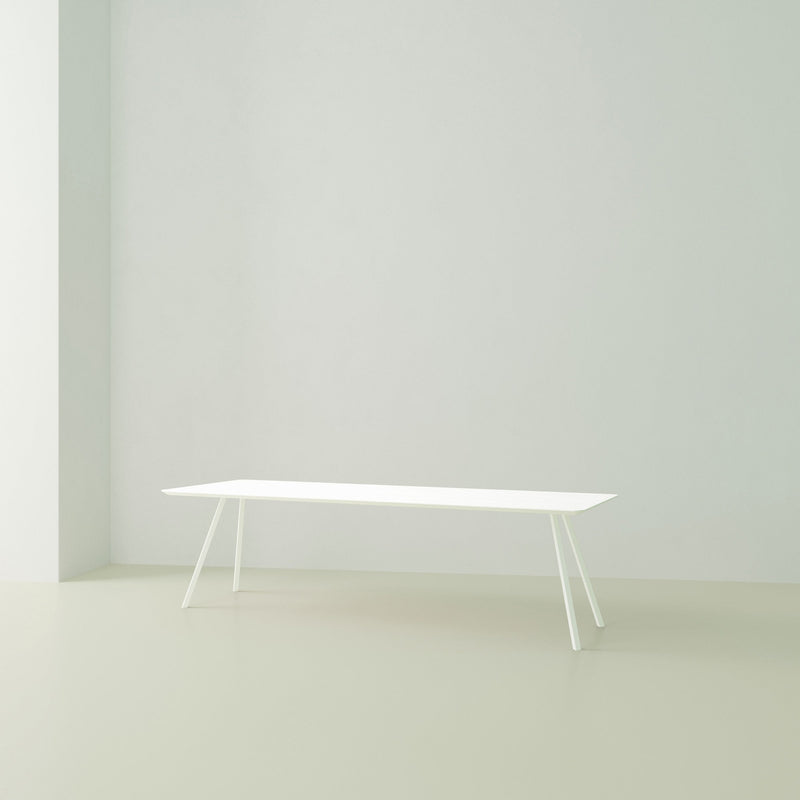 Studio Henk Slim co tafel HPL verjongd - wit onderstel - alle formaten - Oosterlinck