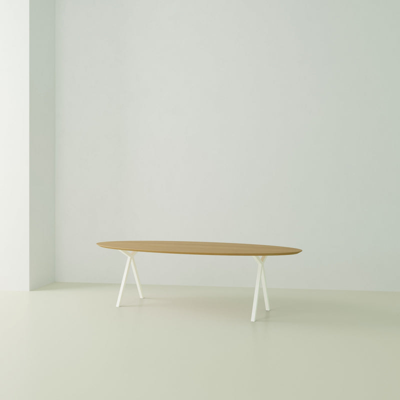 Studio Henk Slim X-type tafel ovaal verjongd - wit onderstel - alle formaten