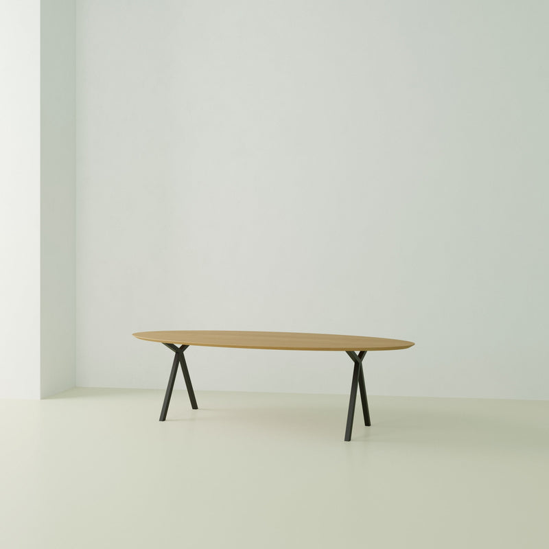 Studio Henk Slim X-type tafel ovaal verjongd - zwart onderstel - alle formaten