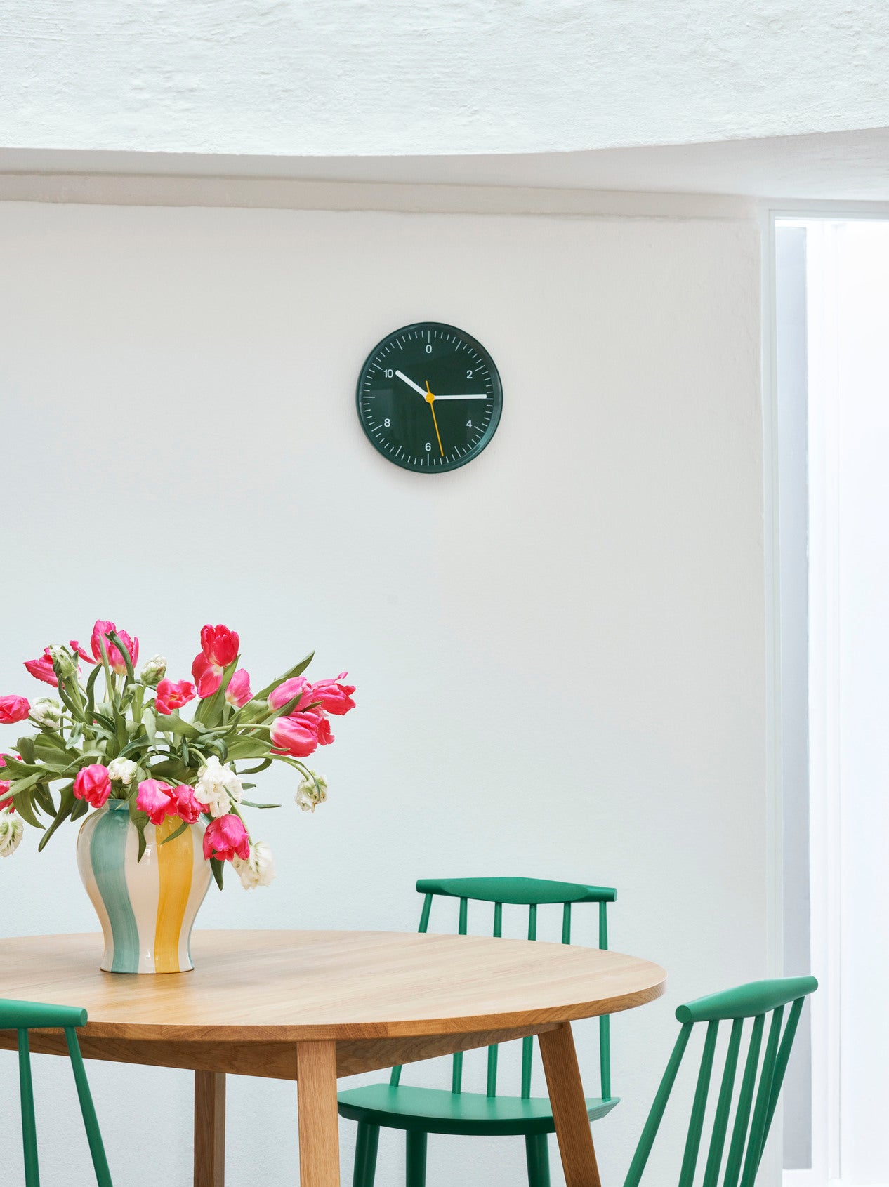 Hay Wall Clock - Verschillende kleuren - Oosterlinck
