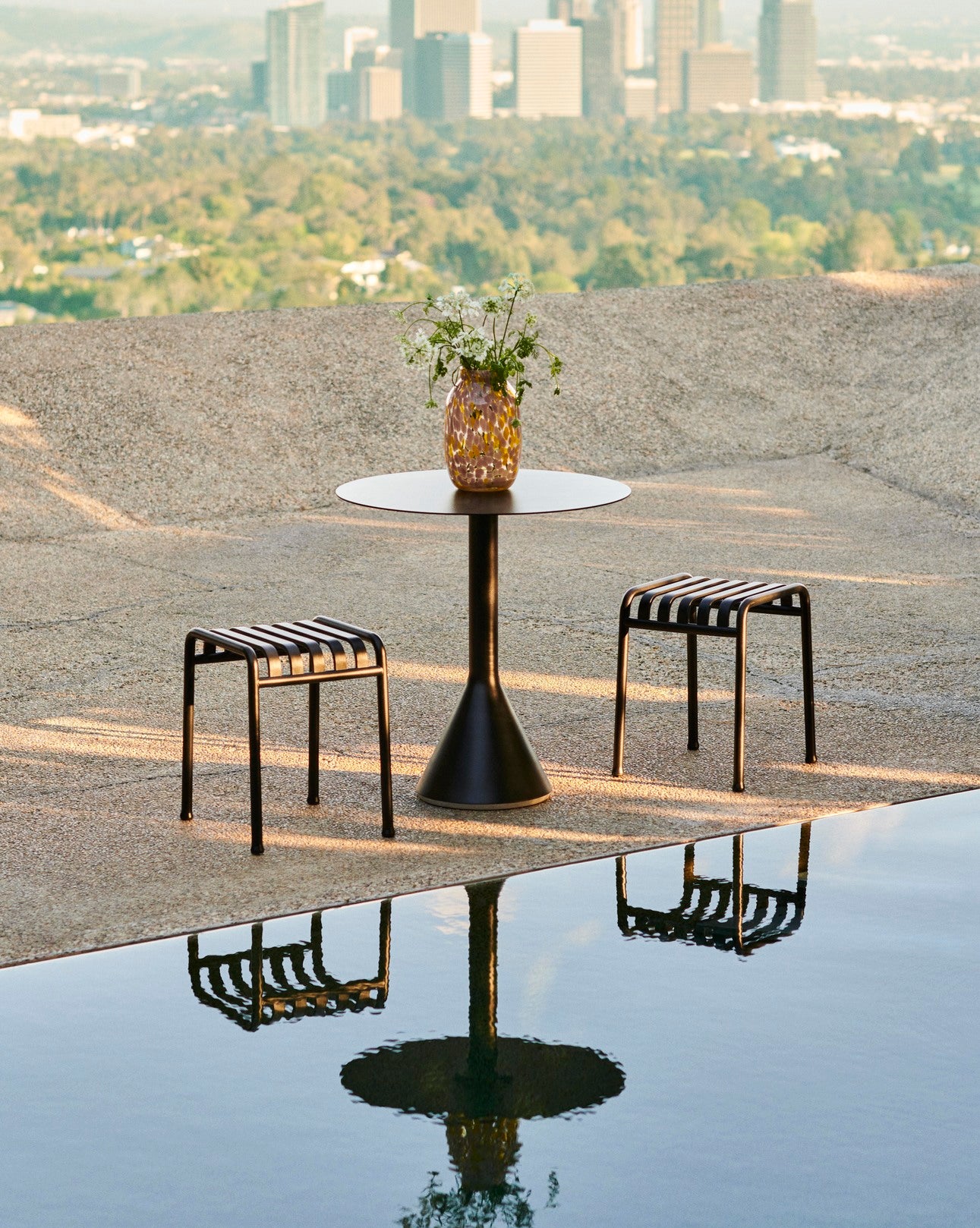 HAY Palissade Cone Table - rond- verschillende kleuren - Oosterlinck