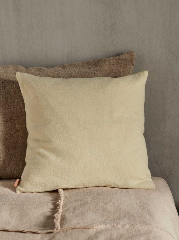 Ferm Living Heavy Linen Cushion - twee kleuren - Oosterlinck